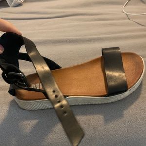 size 7 mia sandals
